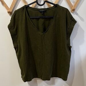 Banana republic women v neck shirt M